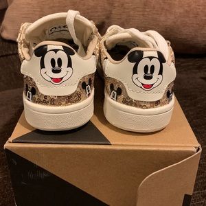 Disney x Master of Arts Kids Mickey Mouse Sneaker!